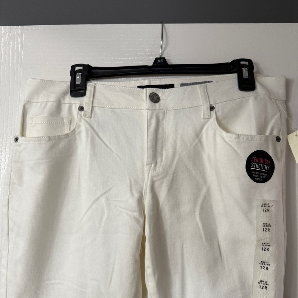Aeropostale white super soft ankle jegging Size 12R. NWT - Picture 2 of 7